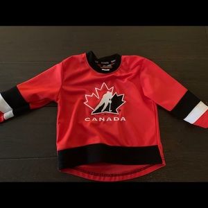 BNWOT TODDLER CANADA JERSEY SIZE 2